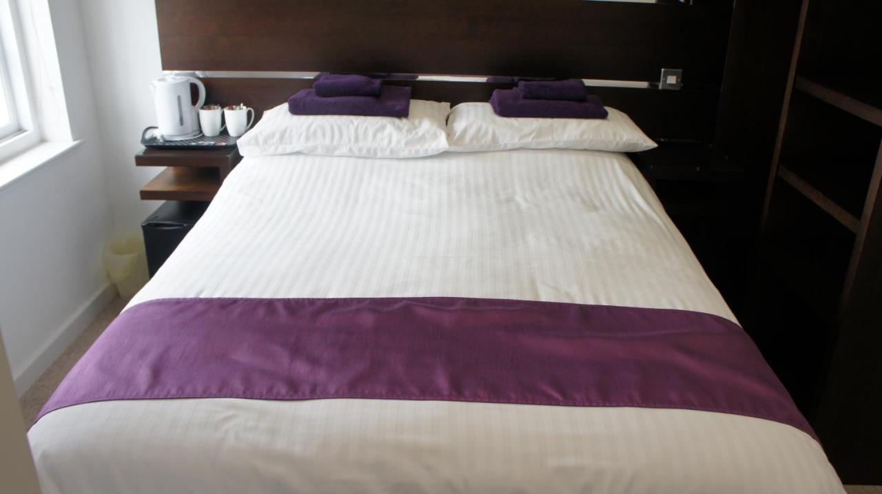 Hotel At The *